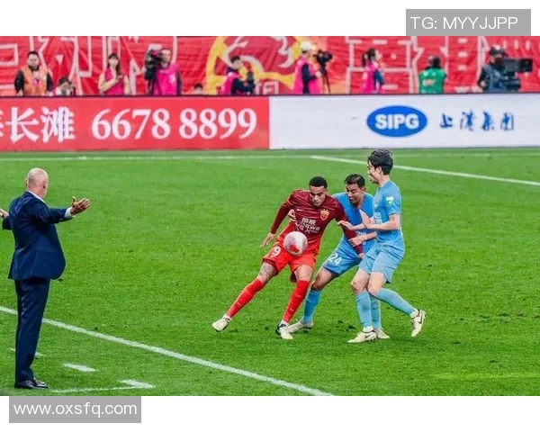 皇家马德里重磅签约：巴黎圣日耳曼前锋加盟，球队锋线战力大幅提升